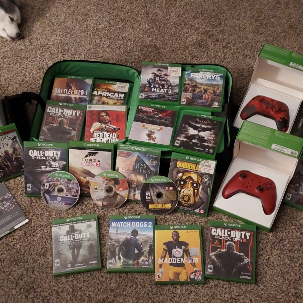 Video Games Collection with Diverse Titles - Picture 2 of 8